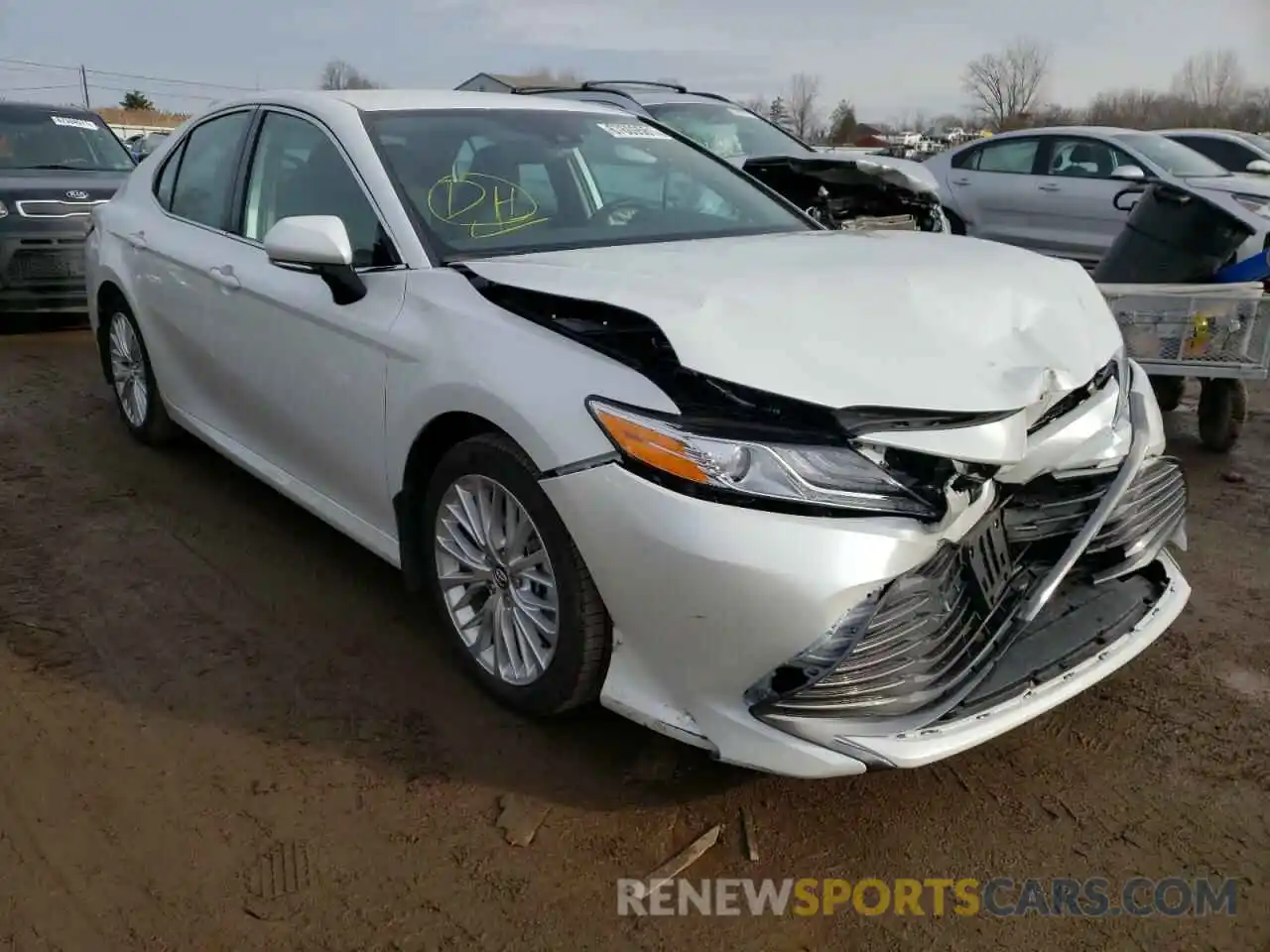 1 Photograph of a damaged car 4T1F11AK1LU942595 TOYOTA CAMRY 2020