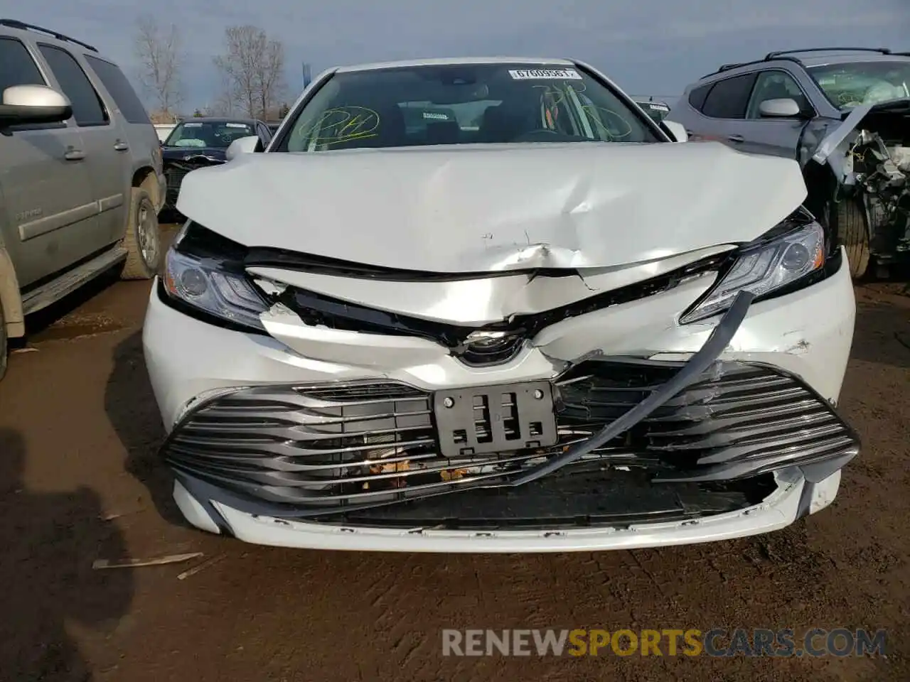 9 Photograph of a damaged car 4T1F11AK1LU942595 TOYOTA CAMRY 2020