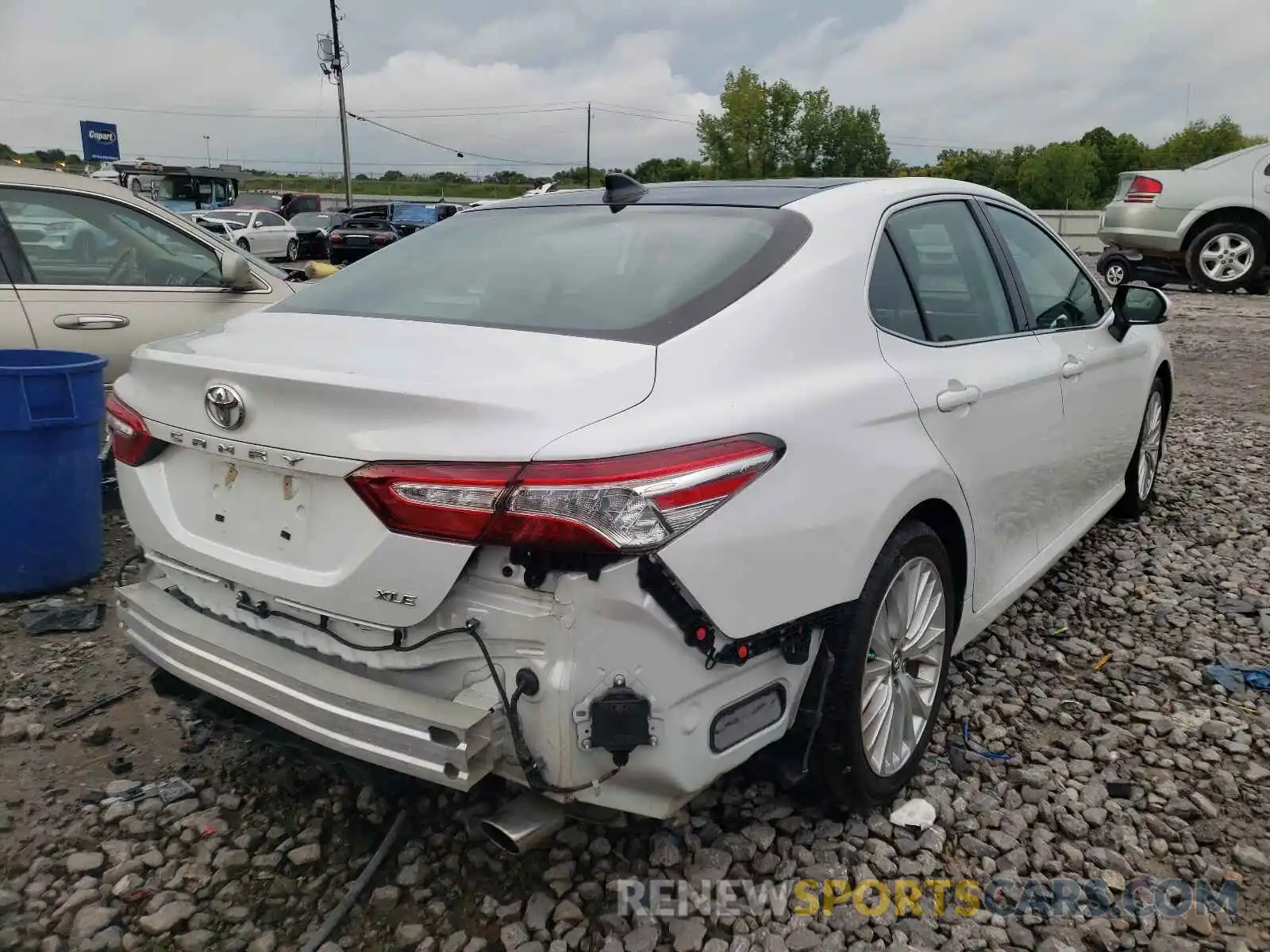 4 Photograph of a damaged car 4T1F11AK1LU944170 TOYOTA CAMRY 2020