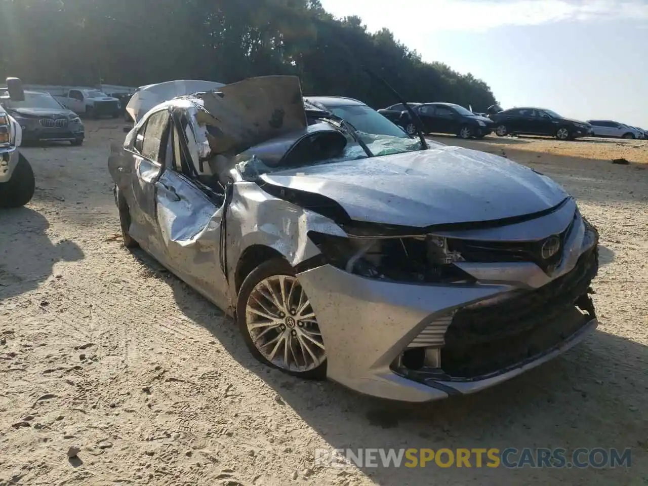 1 Photograph of a damaged car 4T1F11AK1LU976150 TOYOTA CAMRY 2020