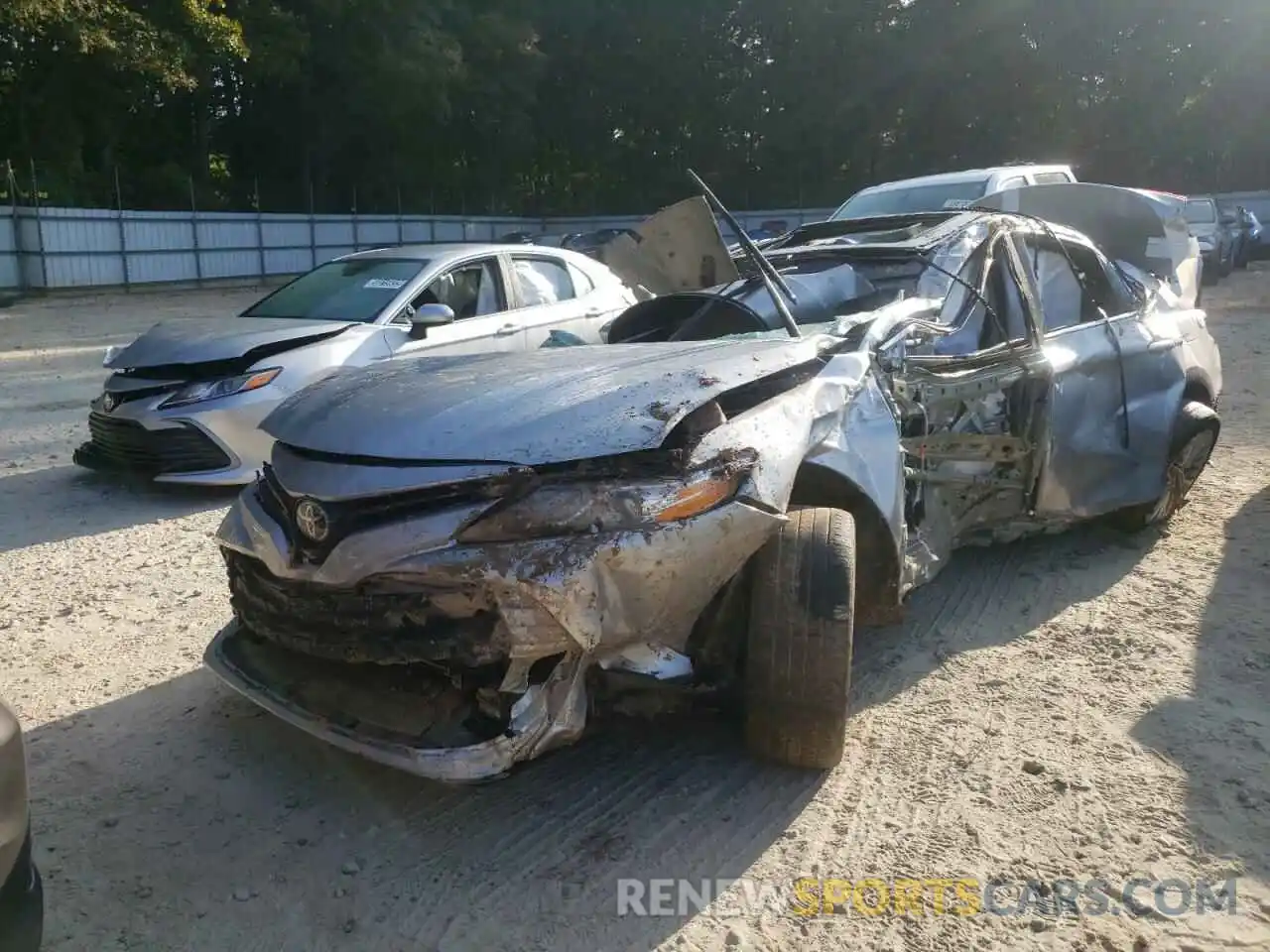 2 Photograph of a damaged car 4T1F11AK1LU976150 TOYOTA CAMRY 2020