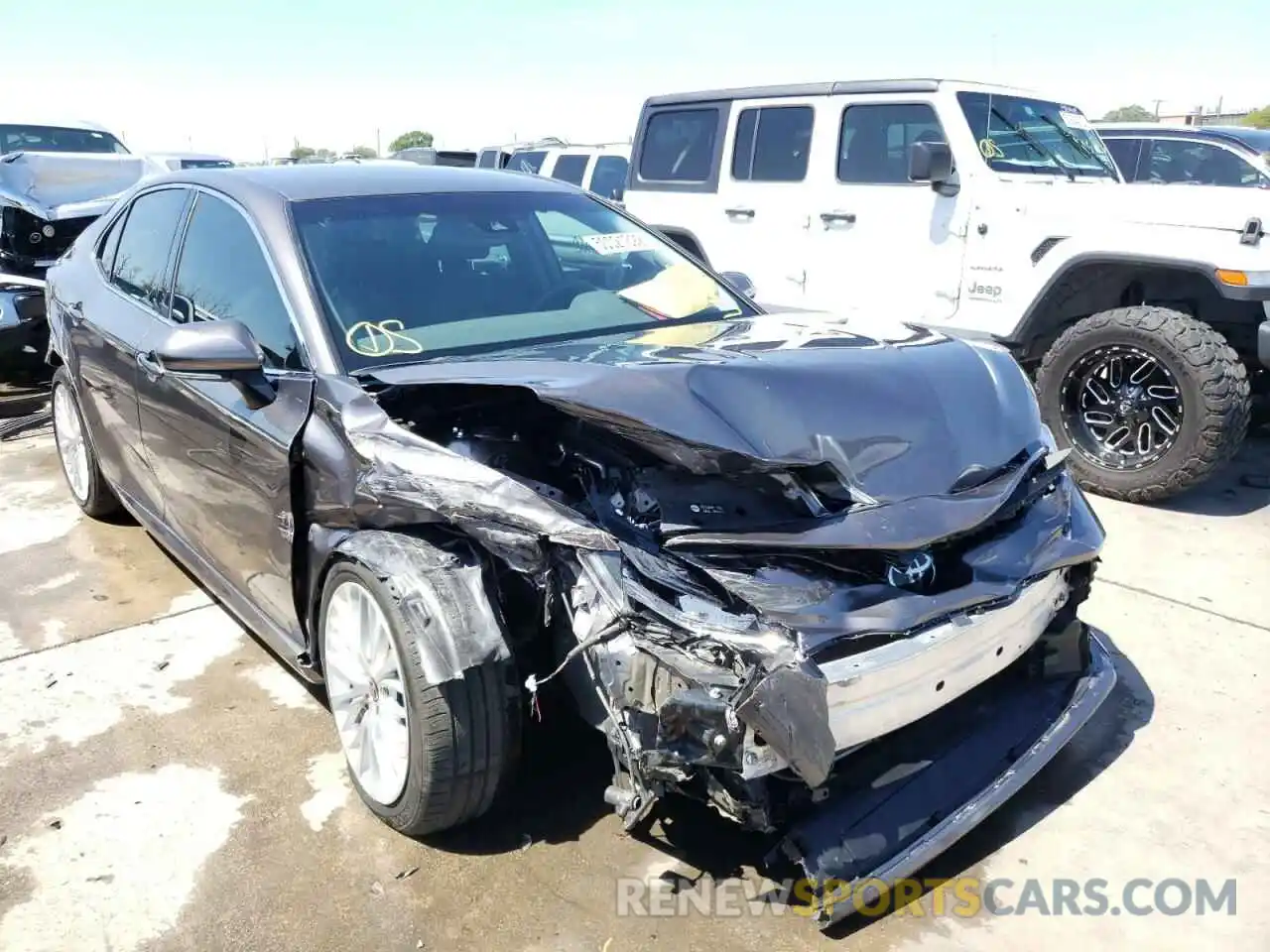 1 Photograph of a damaged car 4T1F11AK1LU995748 TOYOTA CAMRY 2020