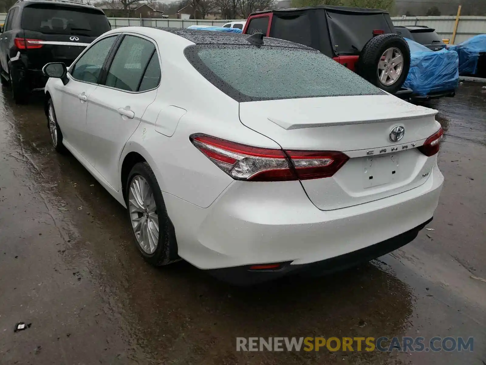 3 Photograph of a damaged car 4T1F11AK2LU320393 TOYOTA CAMRY 2020