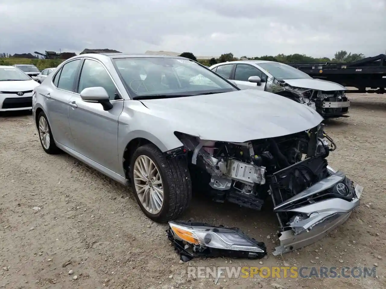 1 Photograph of a damaged car 4T1F11AK2LU500618 TOYOTA CAMRY 2020