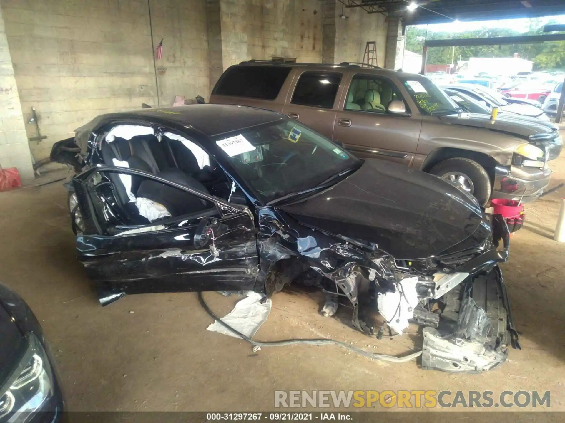 6 Photograph of a damaged car 4T1F11AK2LU883430 TOYOTA CAMRY 2020