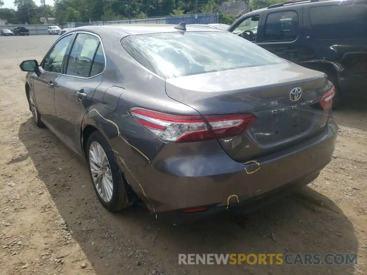 3 Photograph of a damaged car 4T1F11AK2LU890068 TOYOTA CAMRY 2020