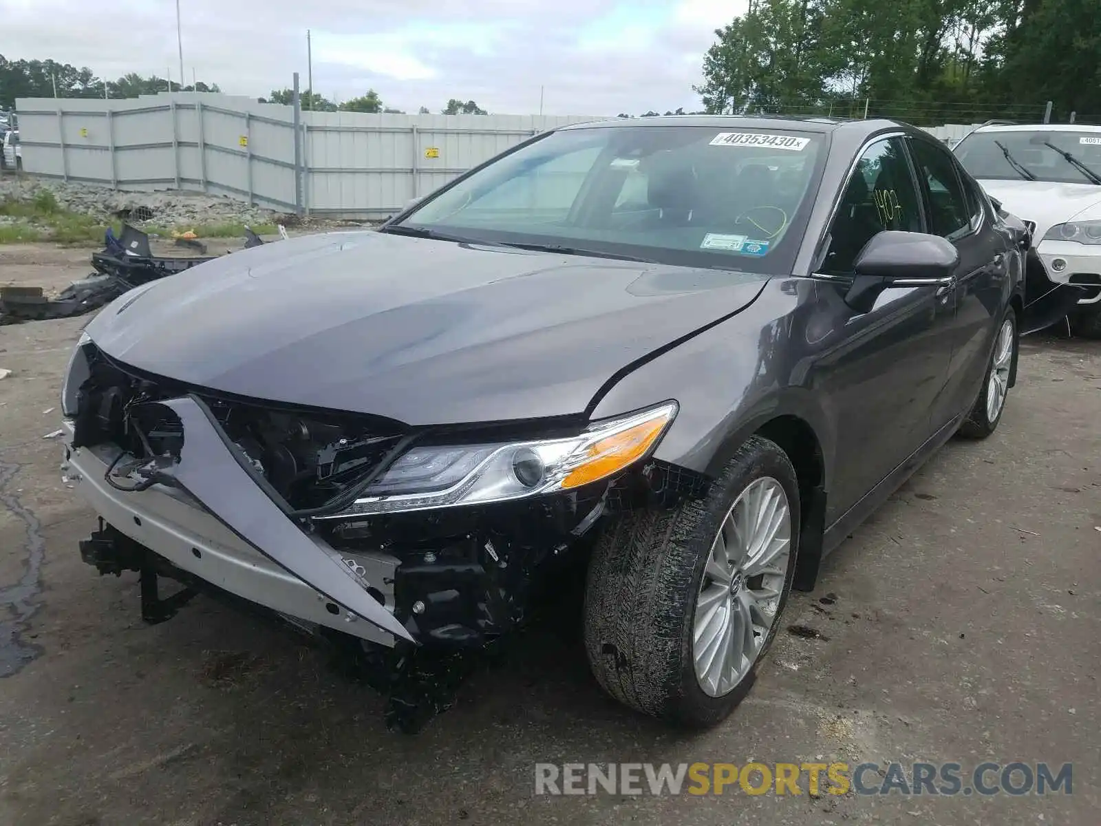 2 Photograph of a damaged car 4T1F11AK2LU910318 TOYOTA CAMRY 2020