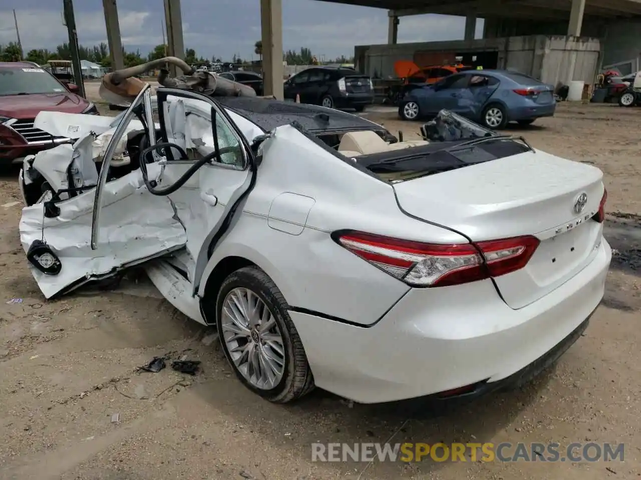 3 Photograph of a damaged car 4T1F11AK2LU997766 TOYOTA CAMRY 2020