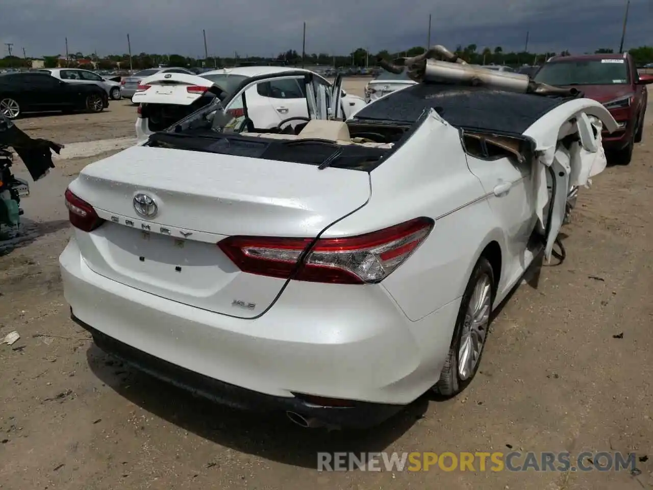 4 Photograph of a damaged car 4T1F11AK2LU997766 TOYOTA CAMRY 2020