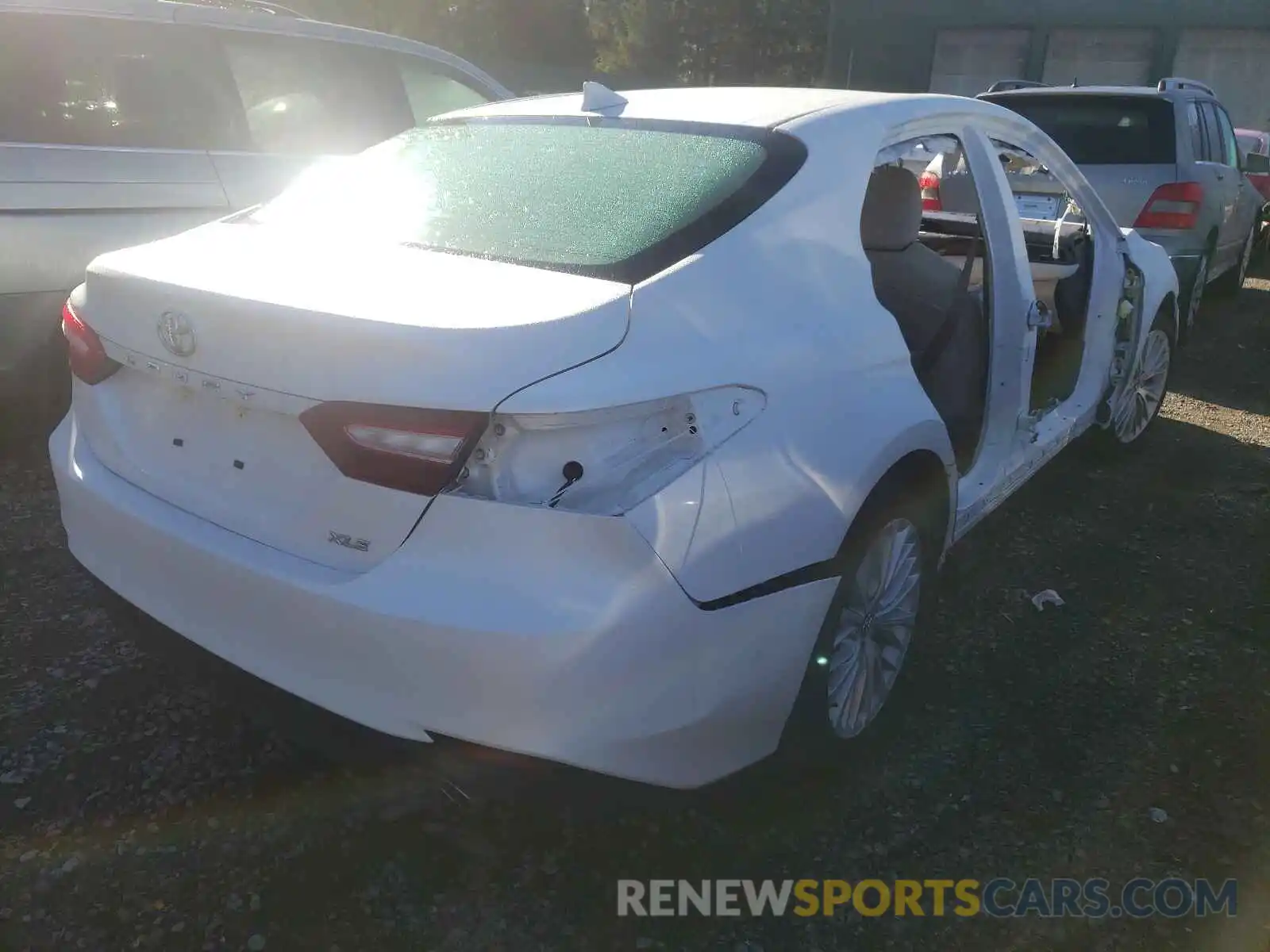 4 Photograph of a damaged car 4T1F11AK3LU306227 TOYOTA CAMRY 2020