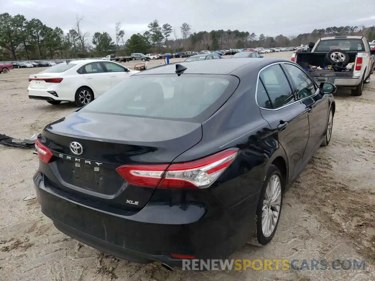 4 Photograph of a damaged car 4T1F11AK3LU507996 TOYOTA CAMRY 2020