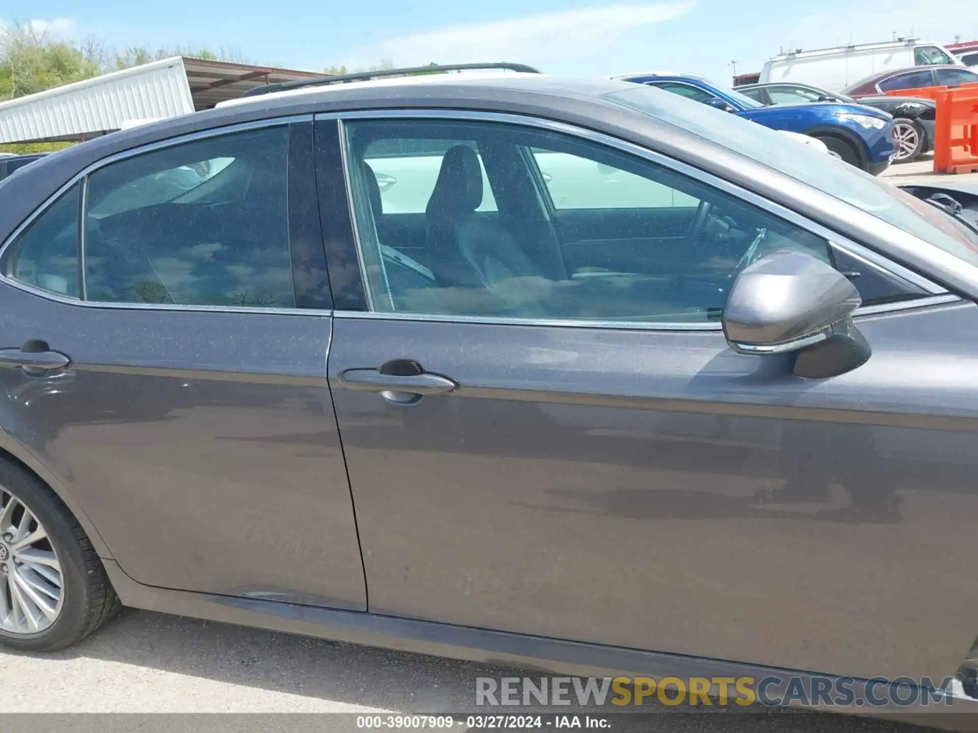 13 Photograph of a damaged car 4T1F11AK3LU931369 TOYOTA CAMRY 2020