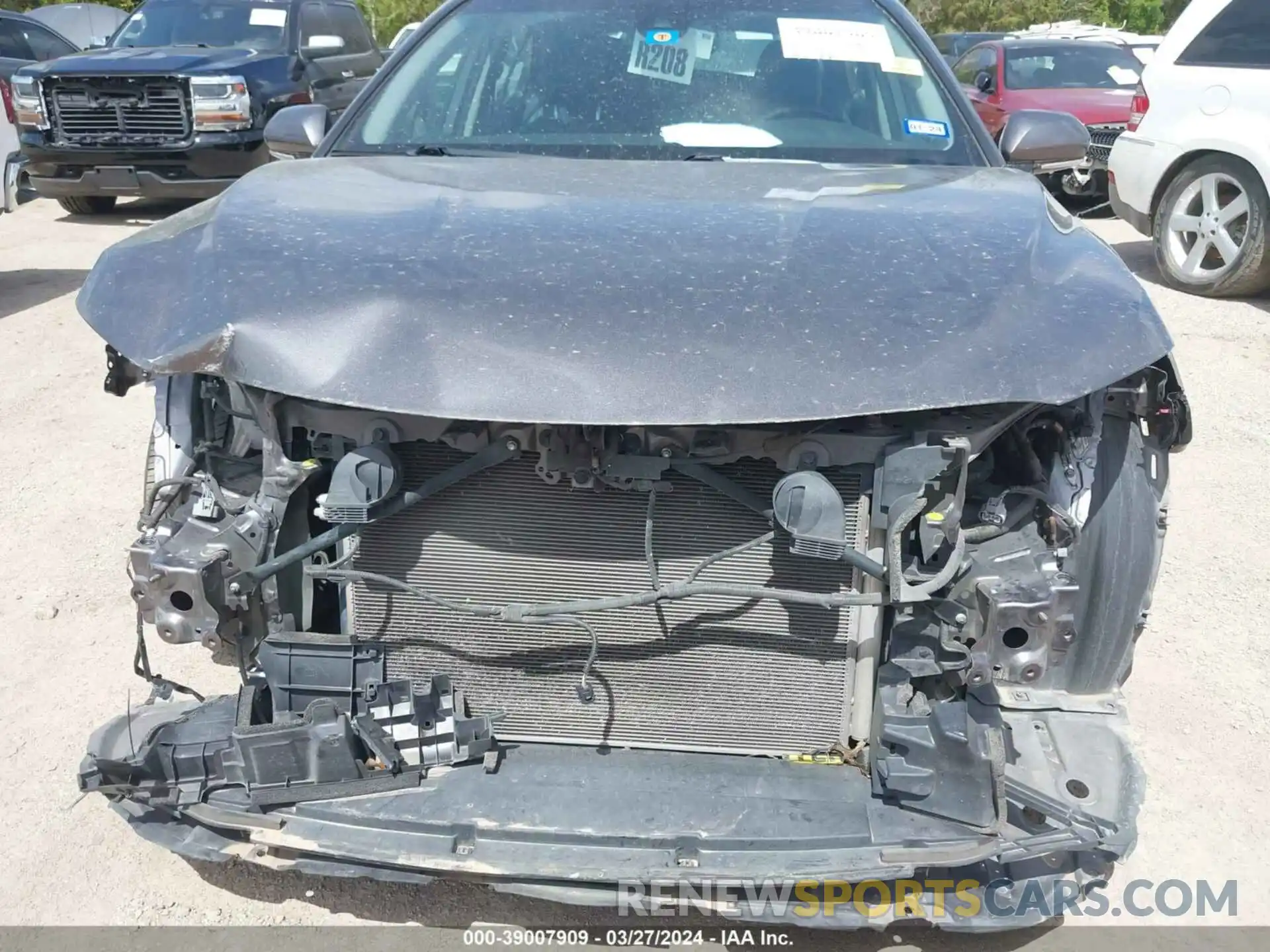 6 Photograph of a damaged car 4T1F11AK3LU931369 TOYOTA CAMRY 2020