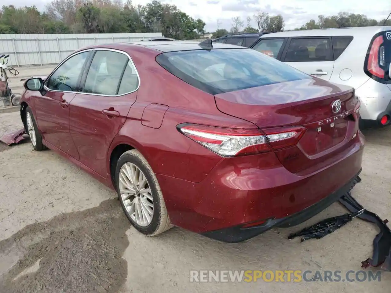 3 Photograph of a damaged car 4T1F11AK3LU970821 TOYOTA CAMRY 2020