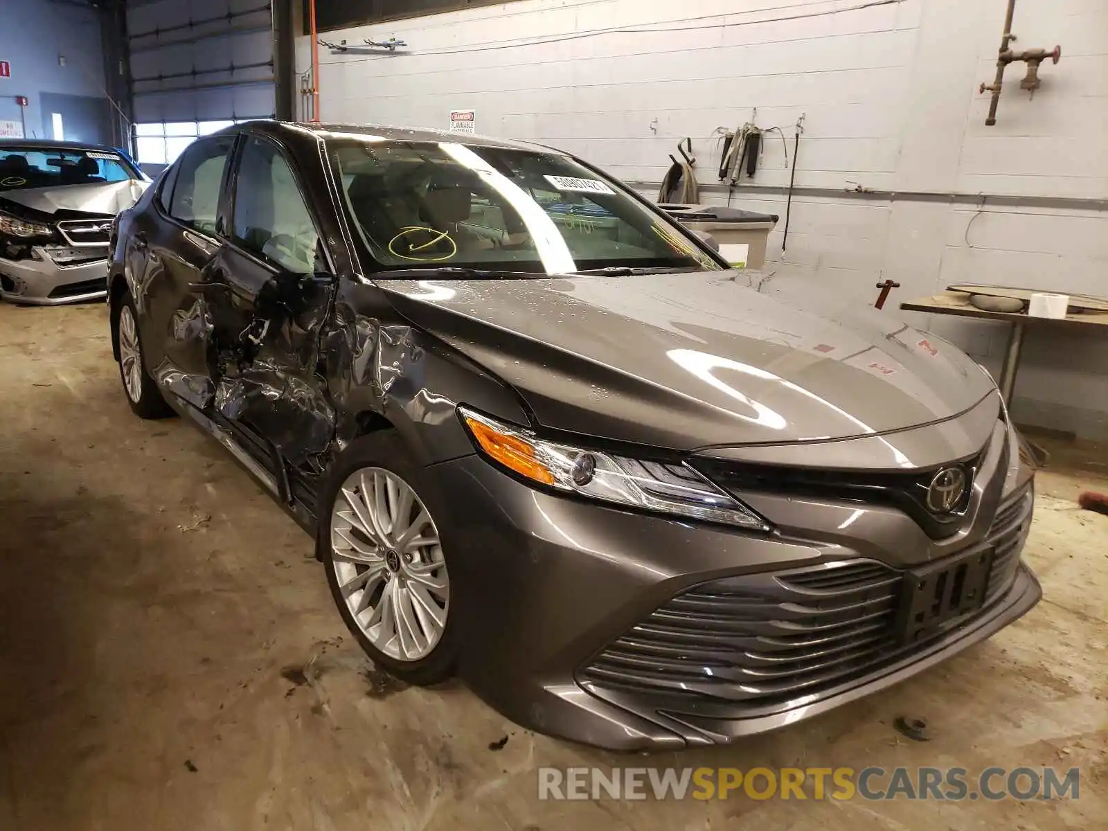 1 Photograph of a damaged car 4T1F11AK3LU996514 TOYOTA CAMRY 2020