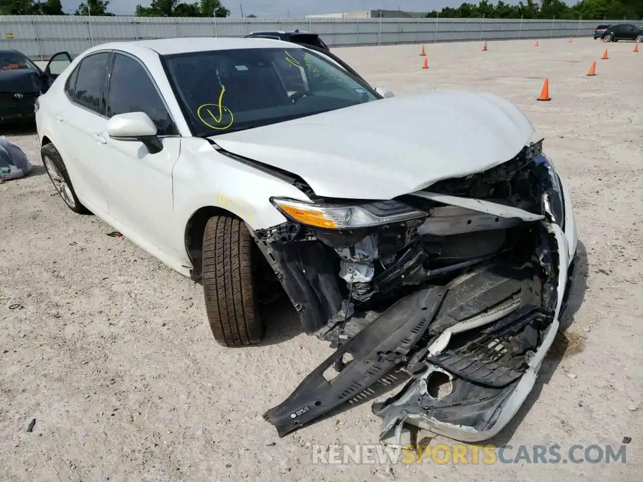 1 Photograph of a damaged car 4T1F11AK4LU308794 TOYOTA CAMRY 2020