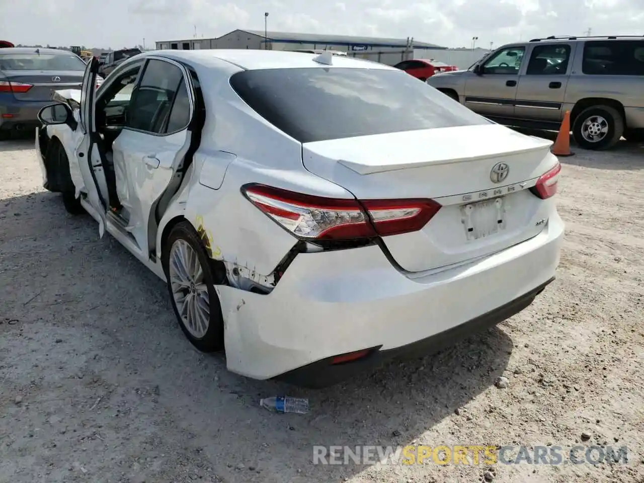 3 Photograph of a damaged car 4T1F11AK4LU308794 TOYOTA CAMRY 2020