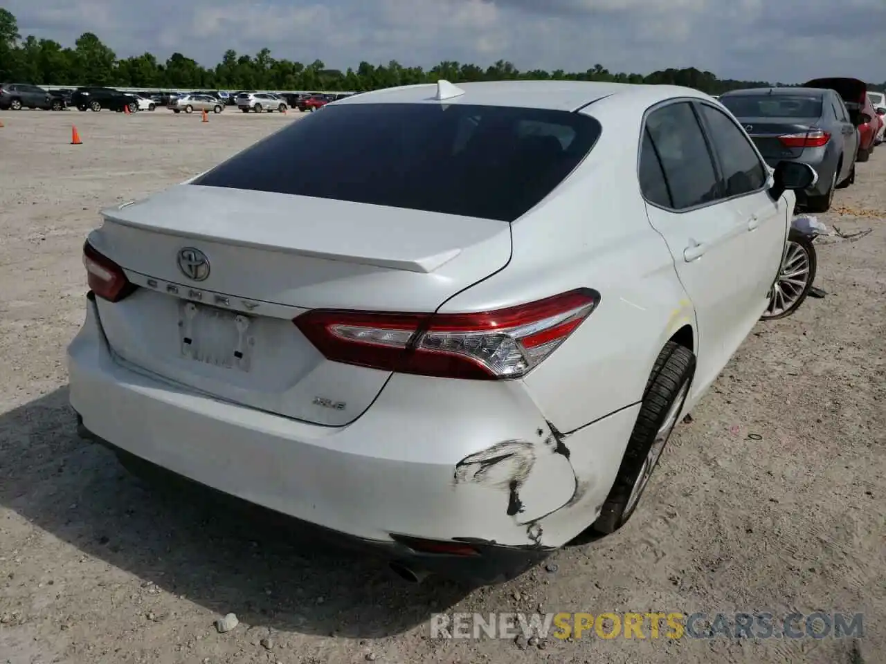 4 Photograph of a damaged car 4T1F11AK4LU308794 TOYOTA CAMRY 2020