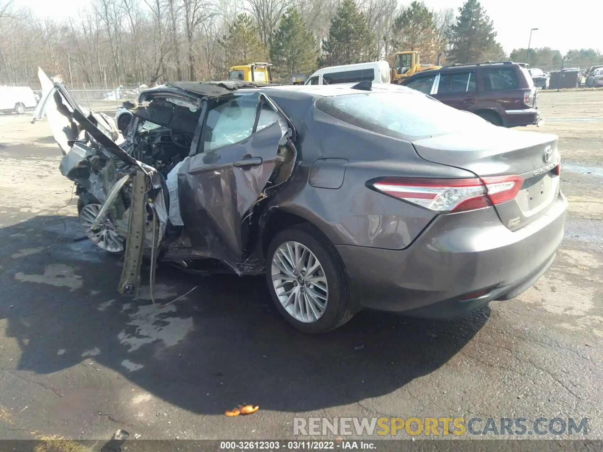 3 Photograph of a damaged car 4T1F11AK4LU312666 TOYOTA CAMRY 2020