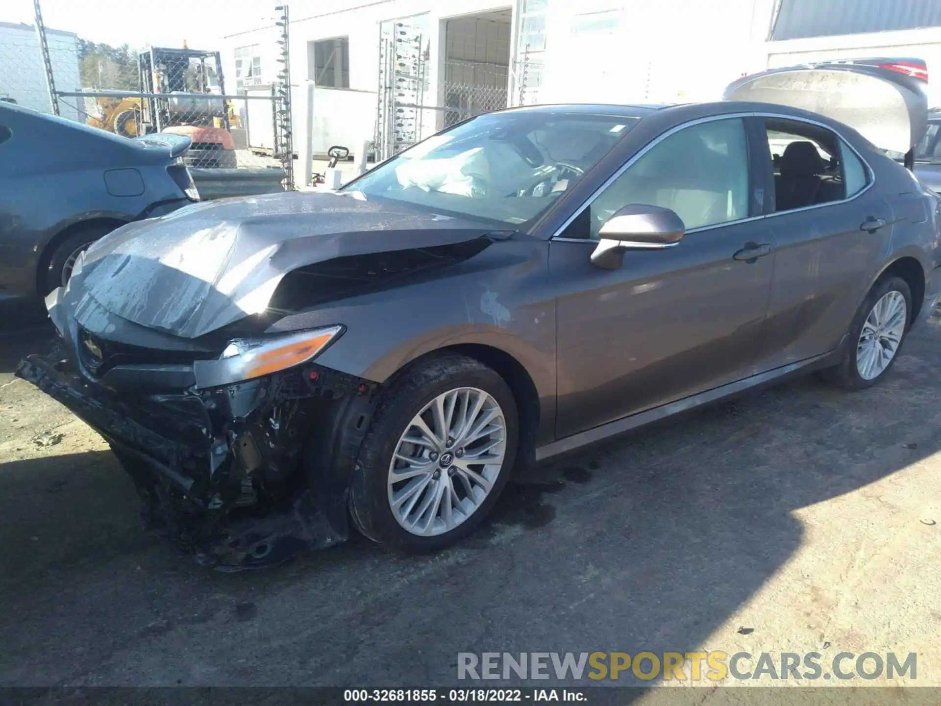 2 Photograph of a damaged car 4T1F11AK4LU895367 TOYOTA CAMRY 2020