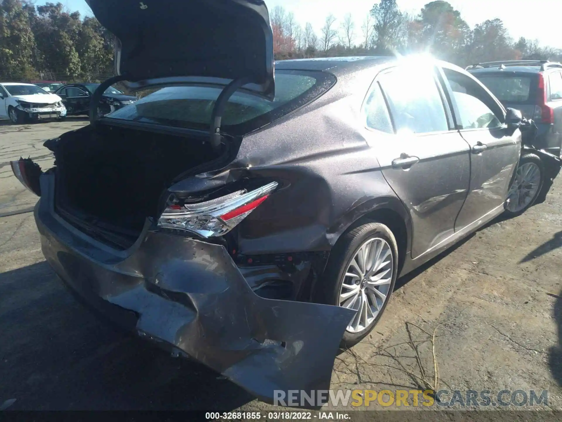 4 Photograph of a damaged car 4T1F11AK4LU895367 TOYOTA CAMRY 2020