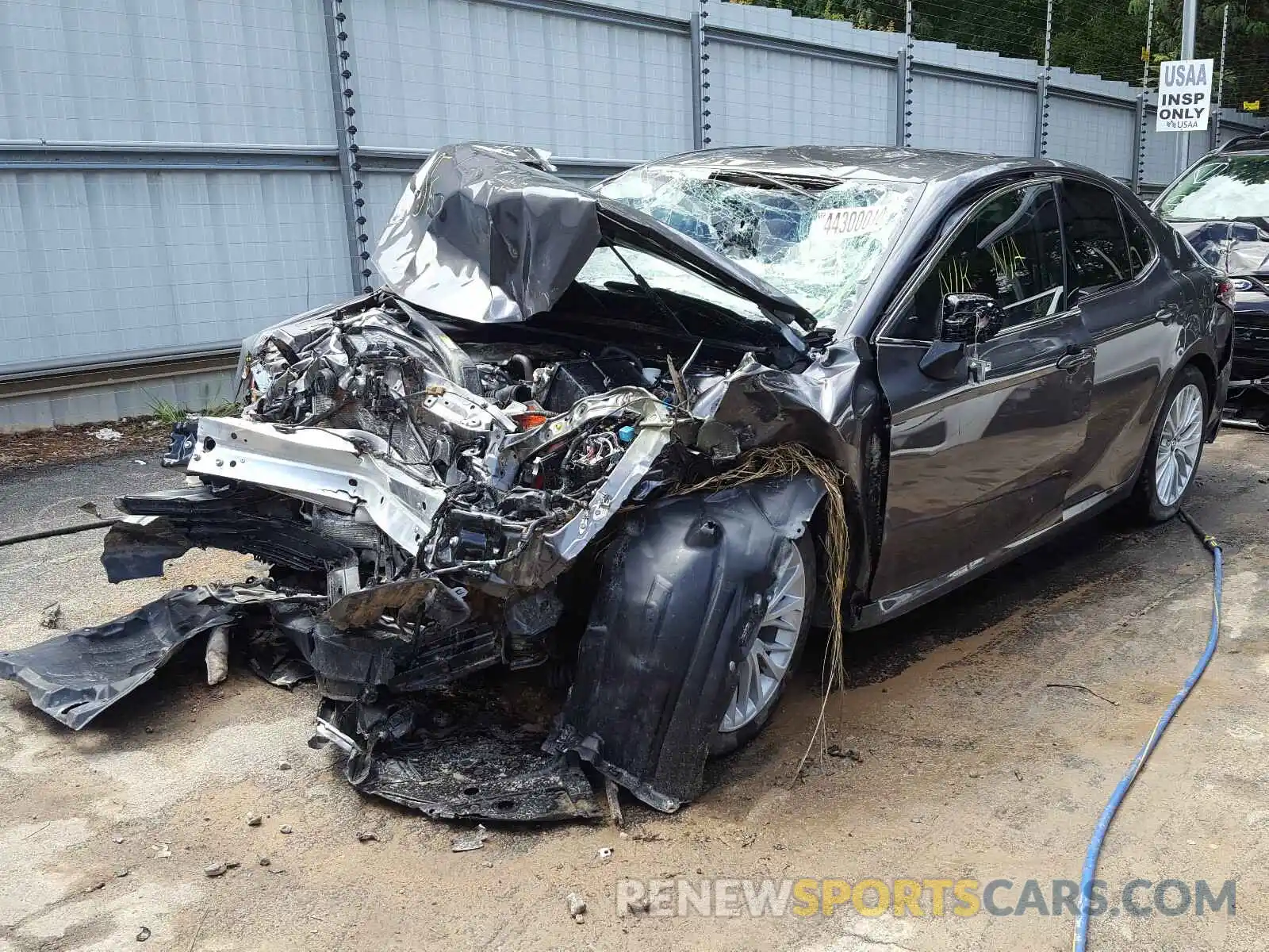 2 Photograph of a damaged car 4T1F11AK4LU900146 TOYOTA CAMRY 2020