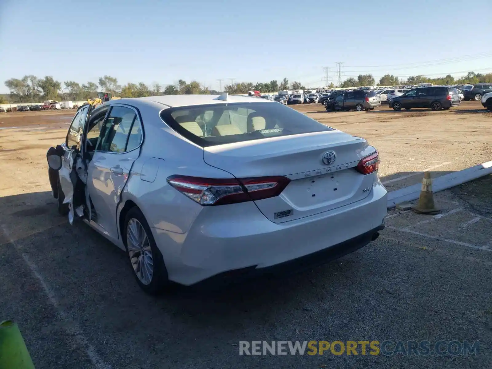 3 Photograph of a damaged car 4T1F11AK4LU917190 TOYOTA CAMRY 2020