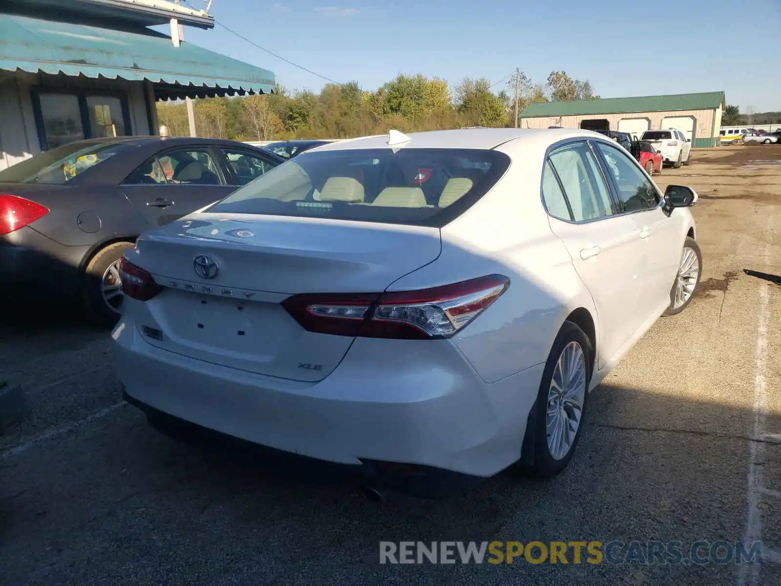 4 Photograph of a damaged car 4T1F11AK4LU917190 TOYOTA CAMRY 2020