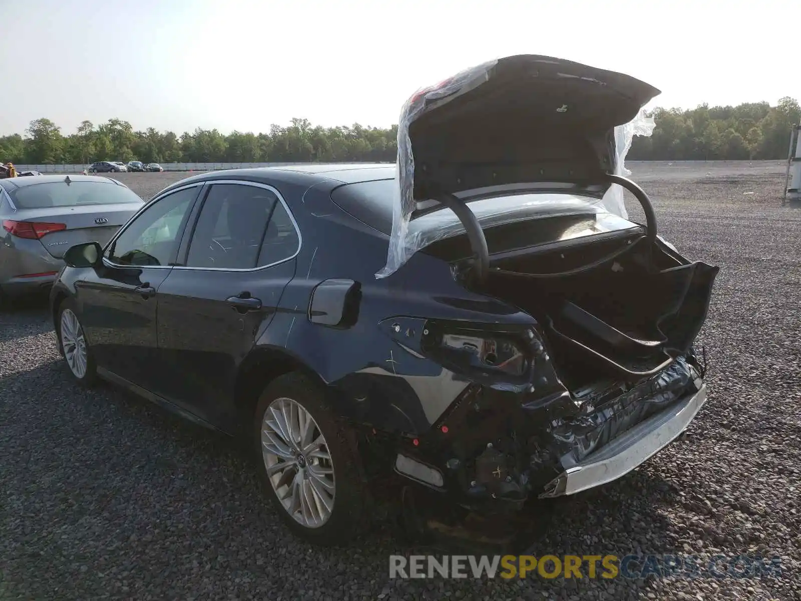 3 Photograph of a damaged car 4T1F11AK4LU922812 TOYOTA CAMRY 2020