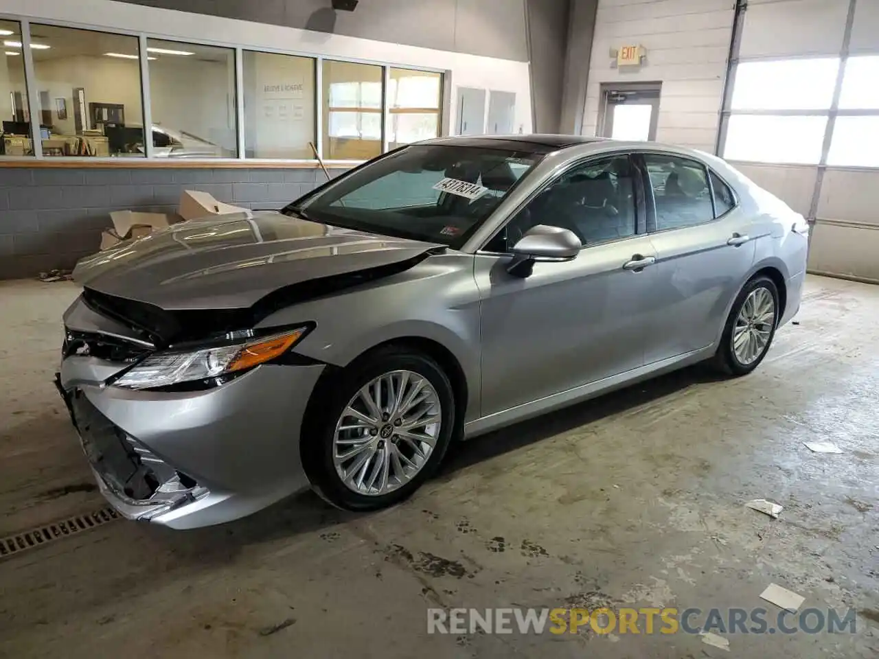 1 Photograph of a damaged car 4T1F11AK5LU916291 TOYOTA CAMRY 2020