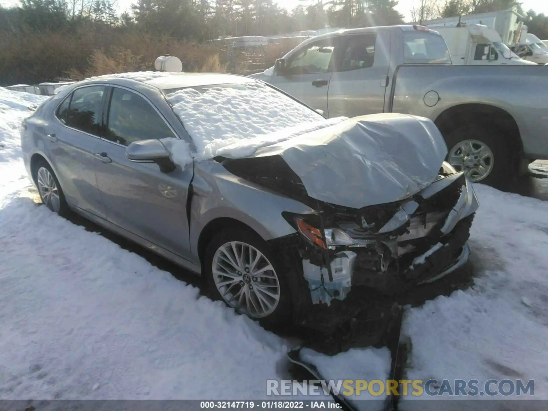 1 Photograph of a damaged car 4T1F11AK5LU932006 TOYOTA CAMRY 2020