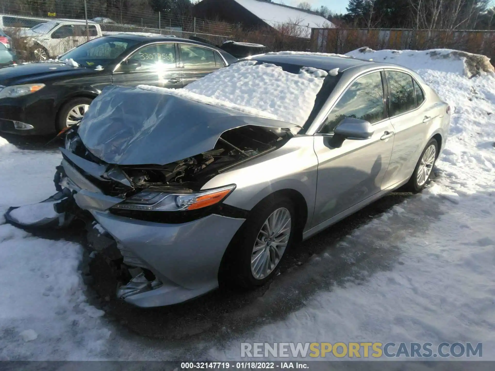 2 Photograph of a damaged car 4T1F11AK5LU932006 TOYOTA CAMRY 2020