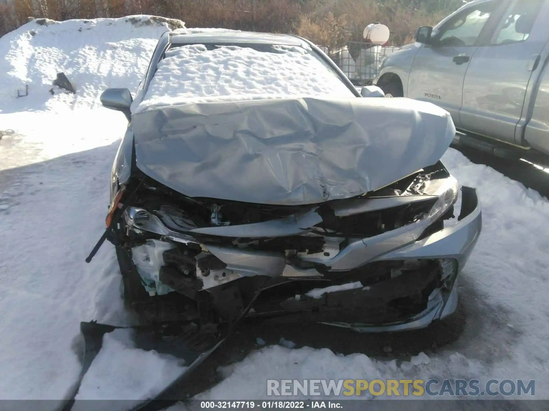 6 Photograph of a damaged car 4T1F11AK5LU932006 TOYOTA CAMRY 2020