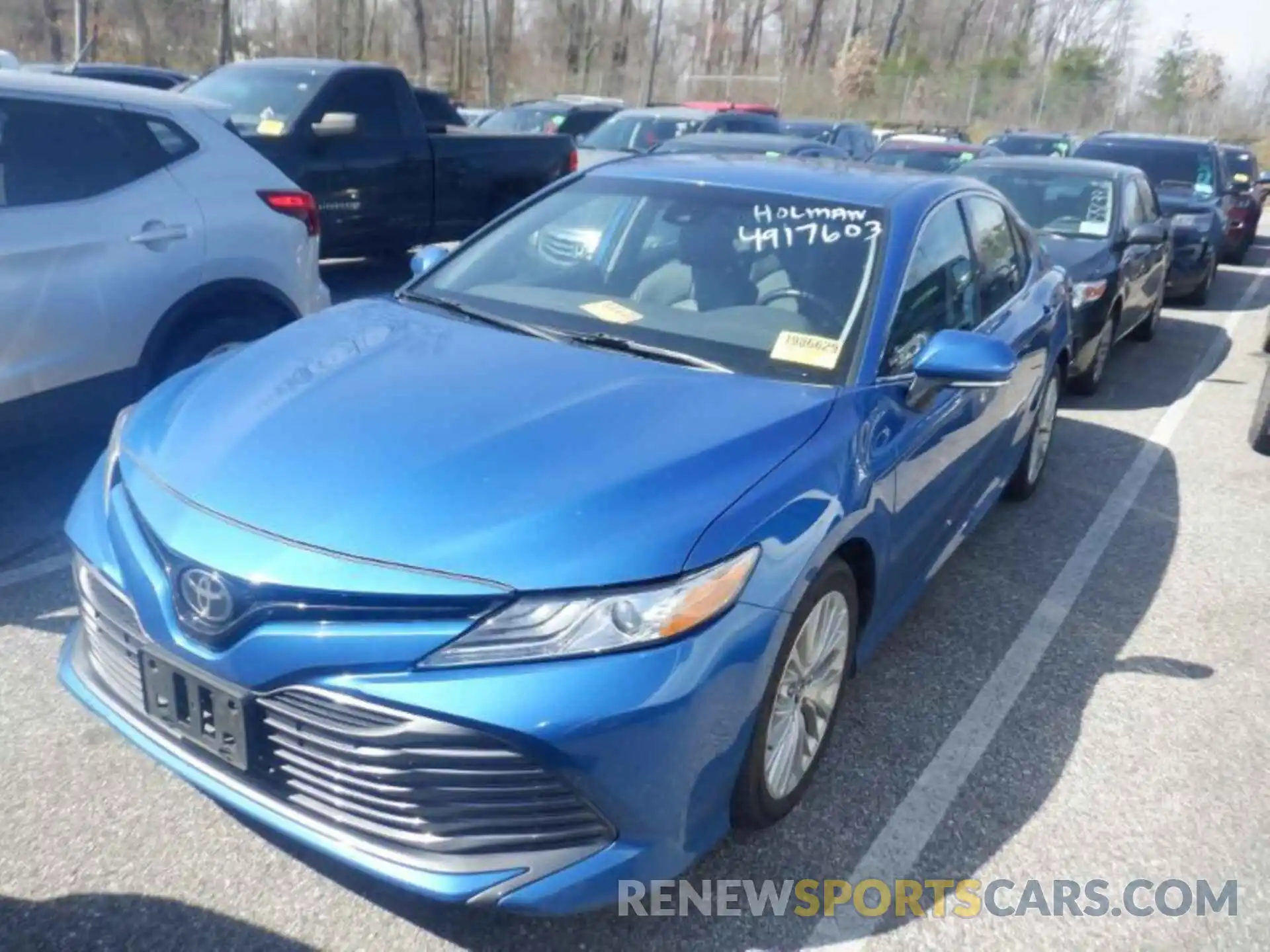 10 Photograph of a damaged car 4T1F11AK6LU300762 TOYOTA CAMRY 2020