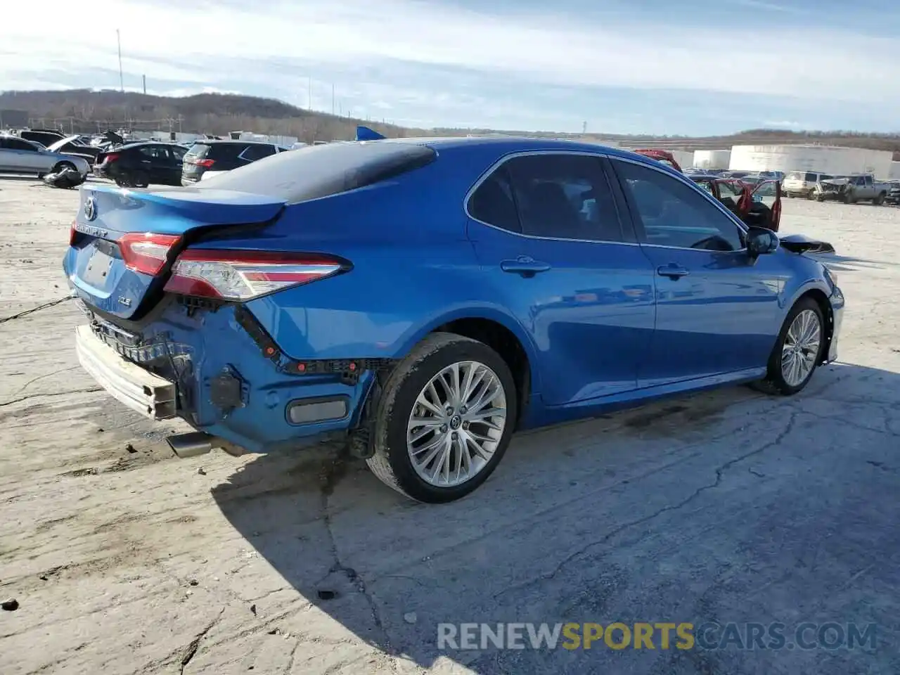 3 Photograph of a damaged car 4T1F11AK6LU318467 TOYOTA CAMRY 2020