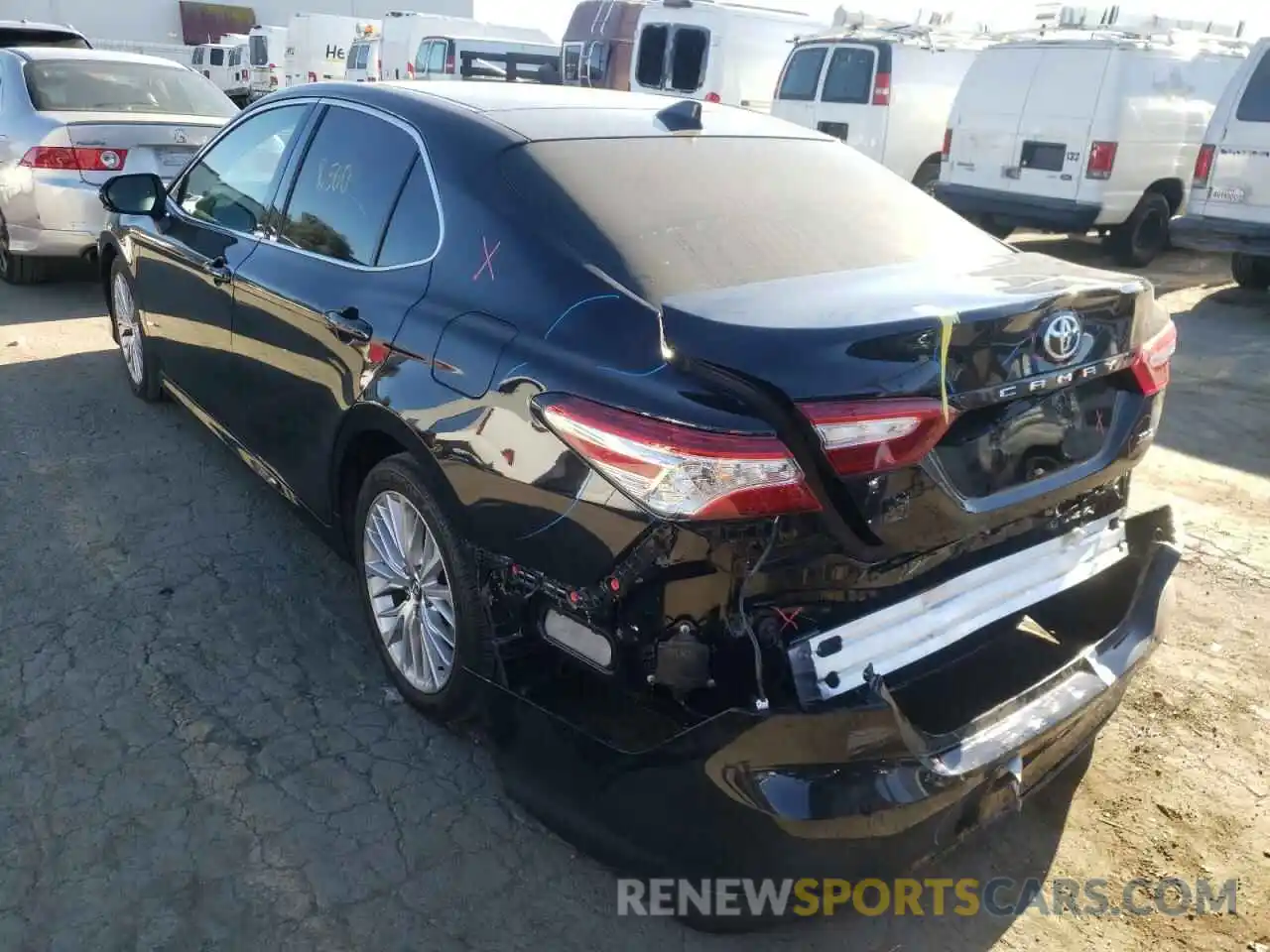 3 Photograph of a damaged car 4T1F11AK6LU334832 TOYOTA CAMRY 2020