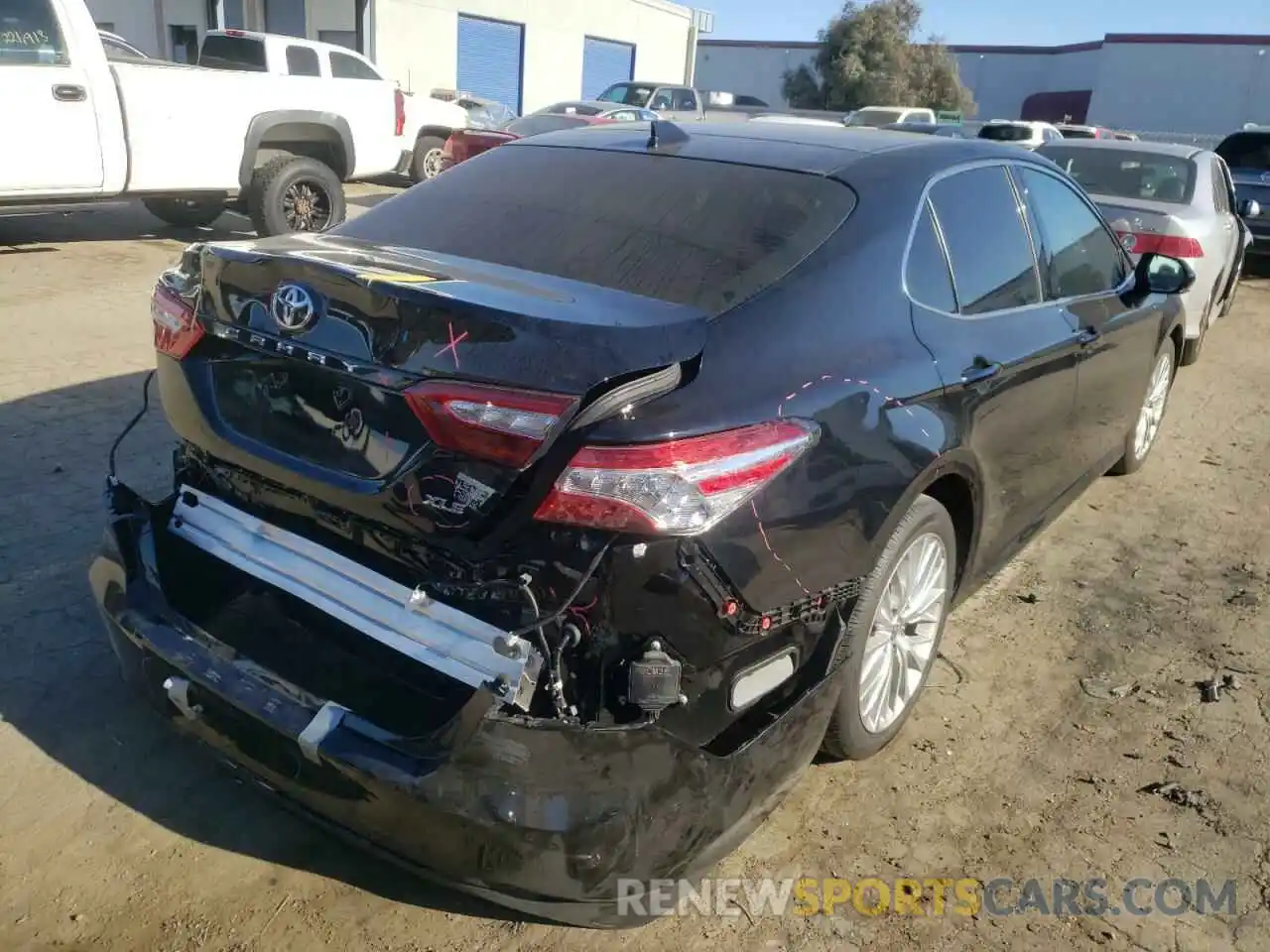 4 Photograph of a damaged car 4T1F11AK6LU334832 TOYOTA CAMRY 2020