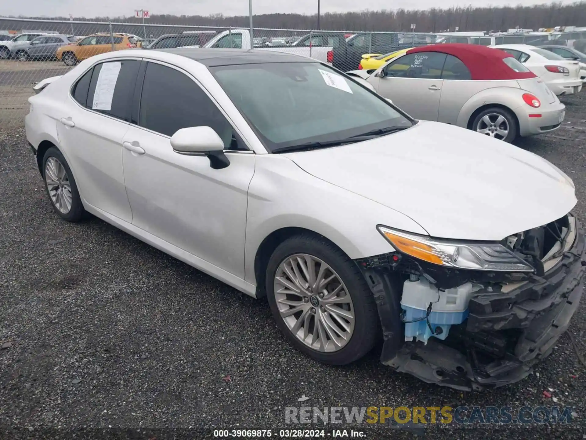 13 Photograph of a damaged car 4T1F11AK6LU398143 TOYOTA CAMRY 2020