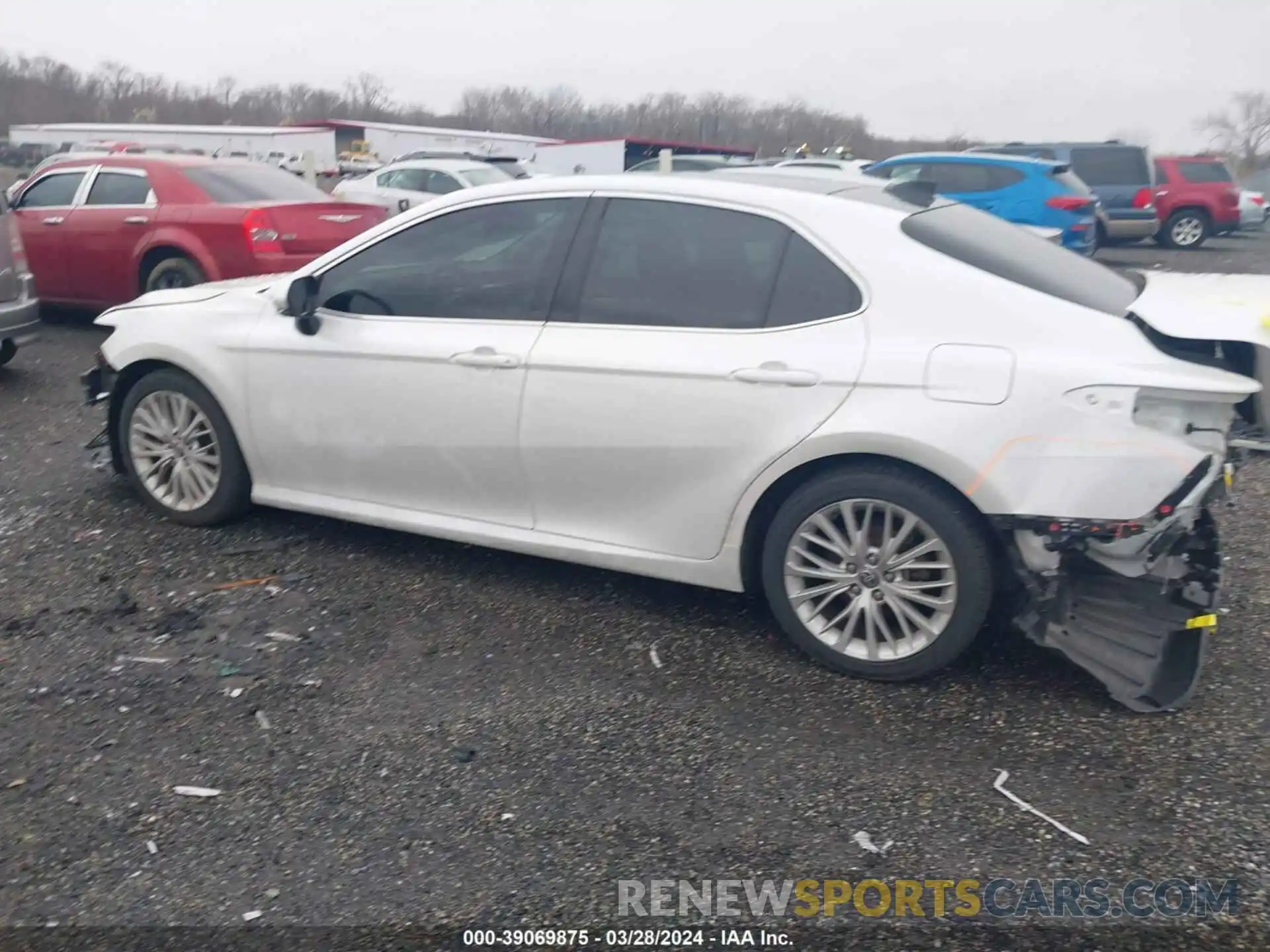 14 Photograph of a damaged car 4T1F11AK6LU398143 TOYOTA CAMRY 2020