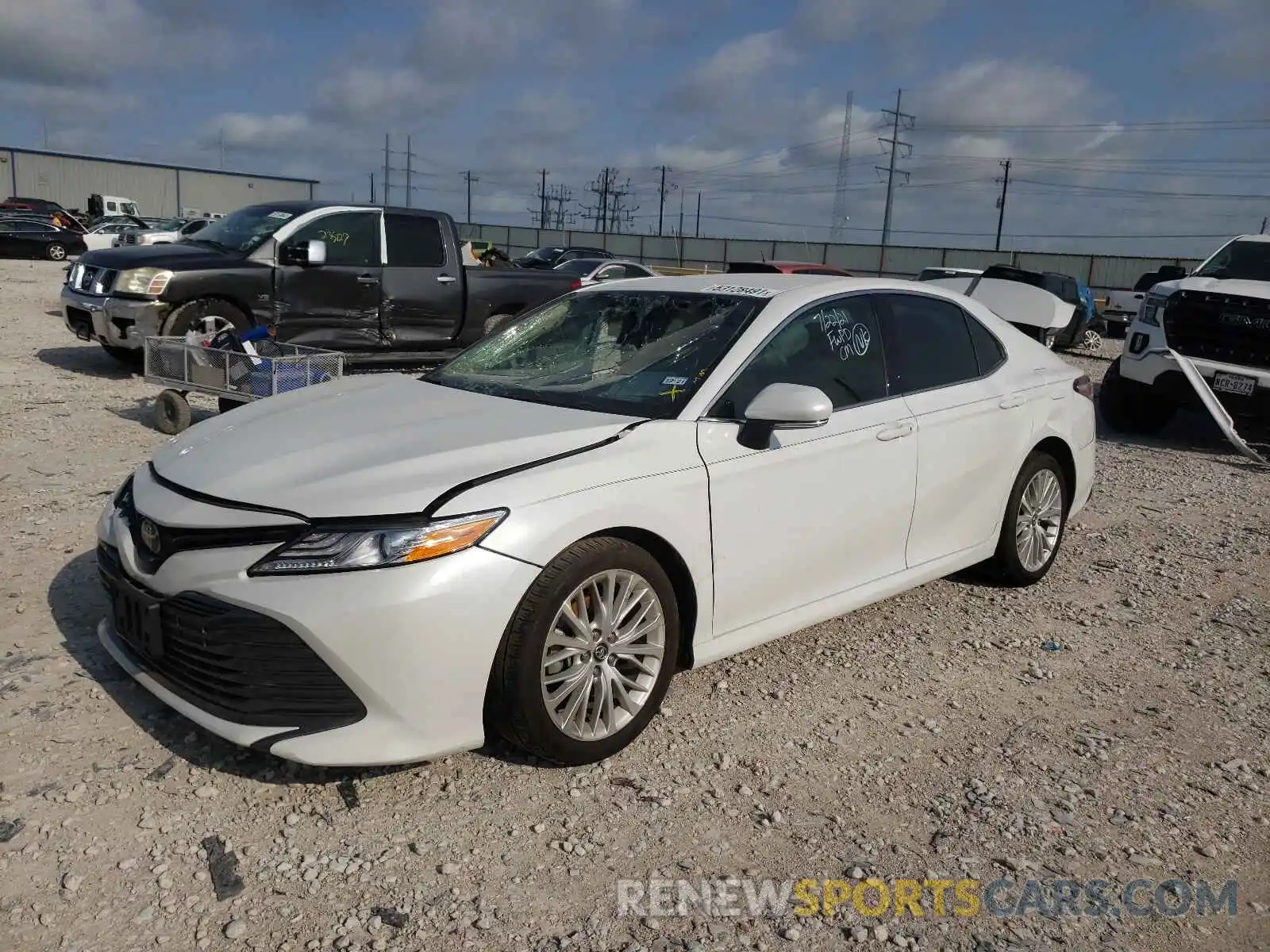 2 Photograph of a damaged car 4T1F11AK6LU881762 TOYOTA CAMRY 2020