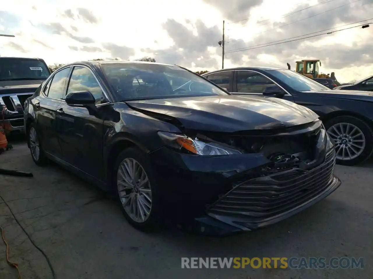 1 Photograph of a damaged car 4T1F11AK6LU925548 TOYOTA CAMRY 2020