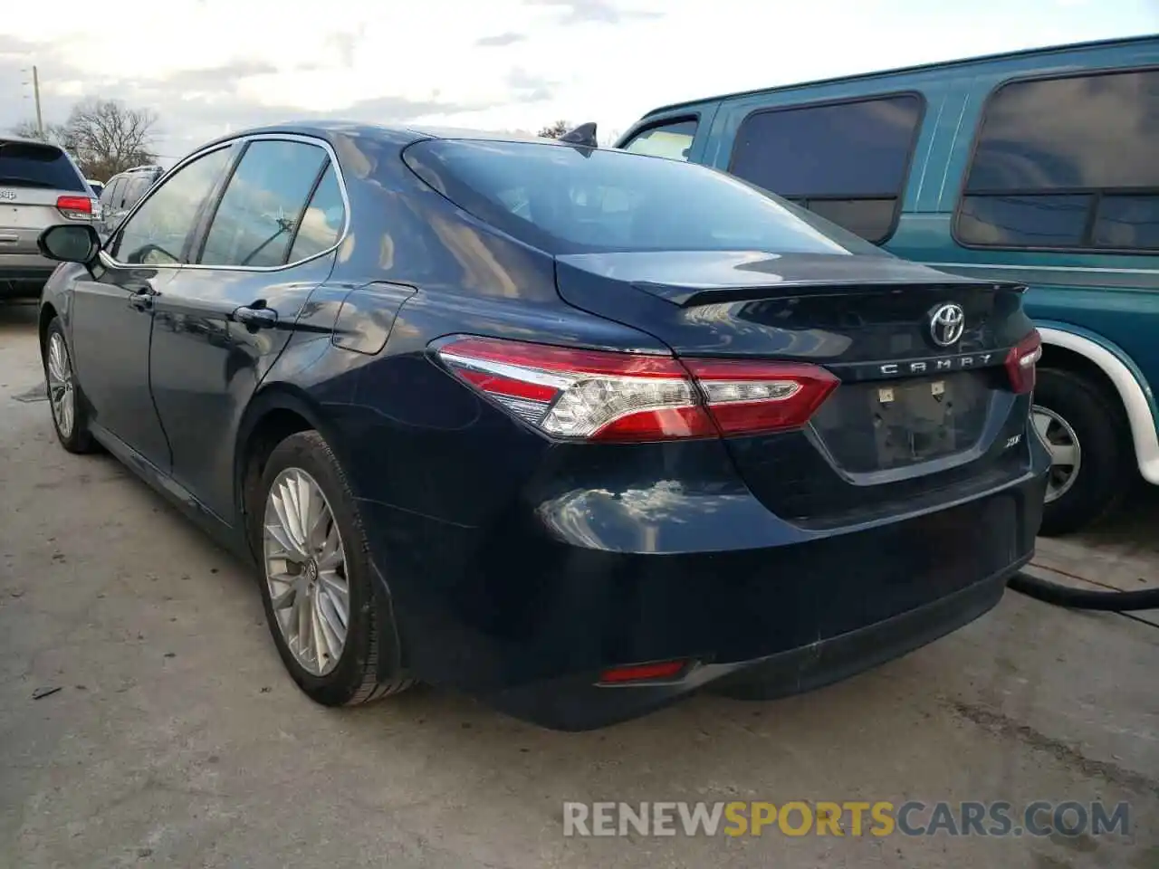 3 Photograph of a damaged car 4T1F11AK6LU925548 TOYOTA CAMRY 2020