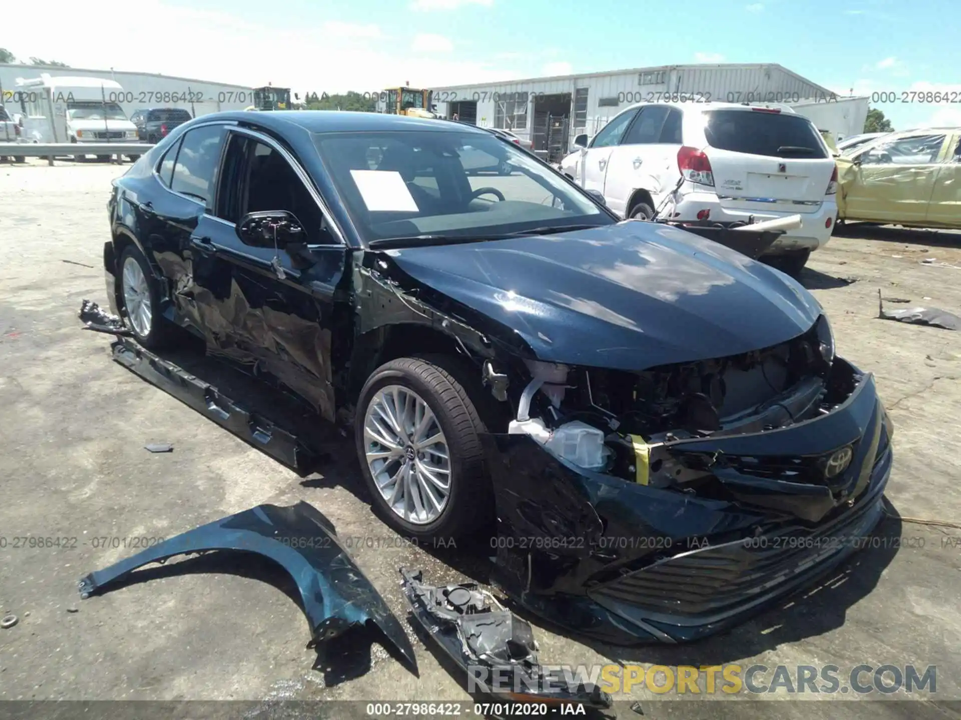 1 Photograph of a damaged car 4T1F11AK6LU941197 TOYOTA CAMRY 2020