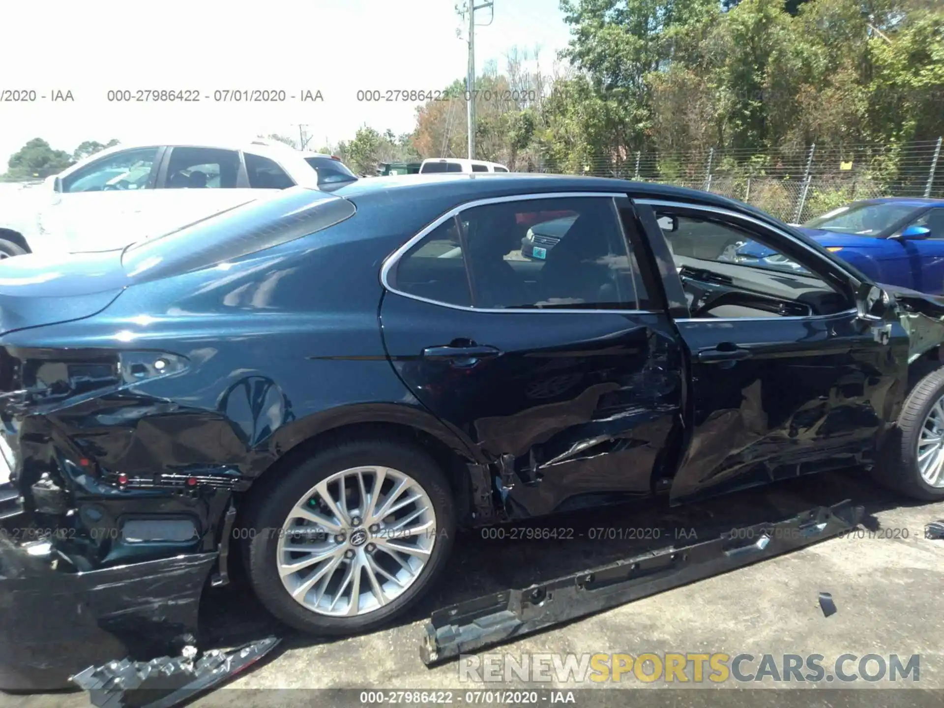 6 Photograph of a damaged car 4T1F11AK6LU941197 TOYOTA CAMRY 2020