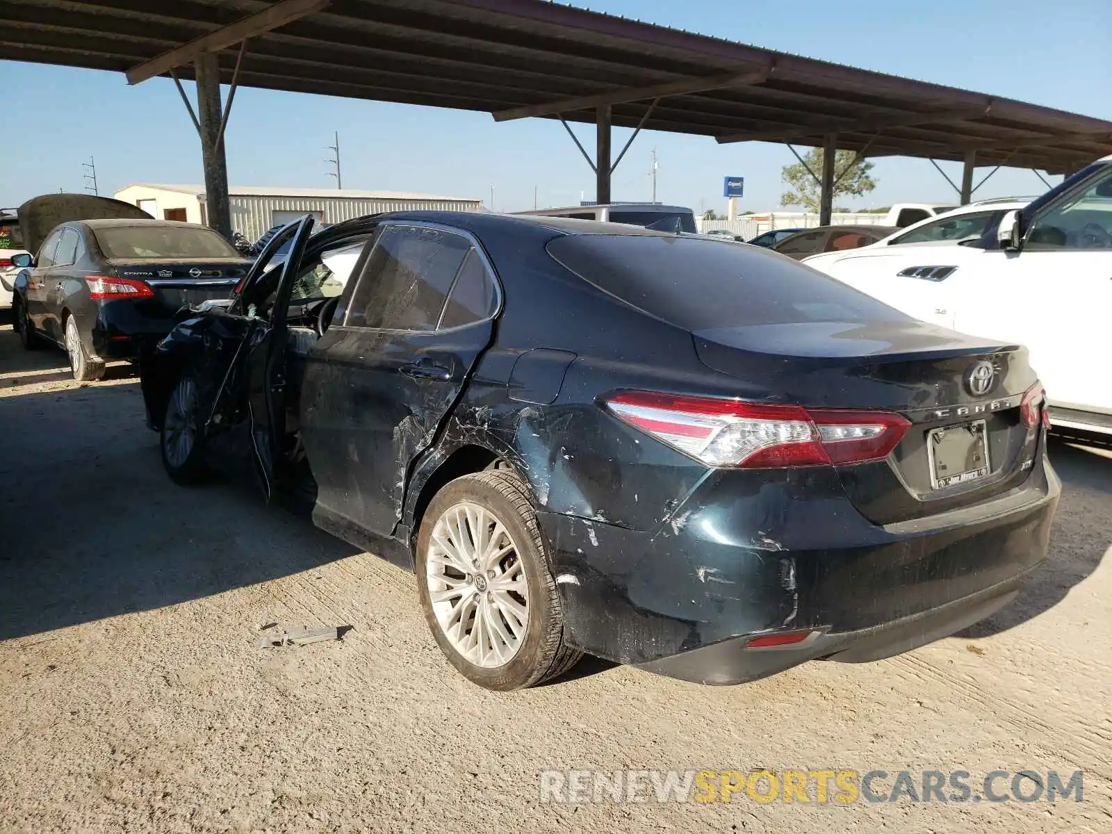 3 Photograph of a damaged car 4T1F11AK6LU943886 TOYOTA CAMRY 2020