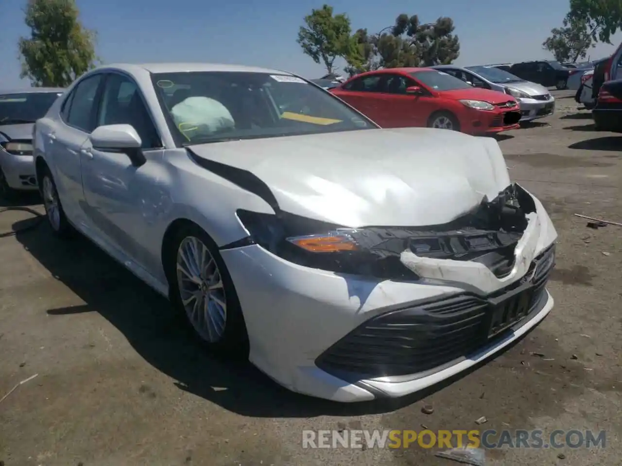 1 Photograph of a damaged car 4T1F11AK6LU967556 TOYOTA CAMRY 2020