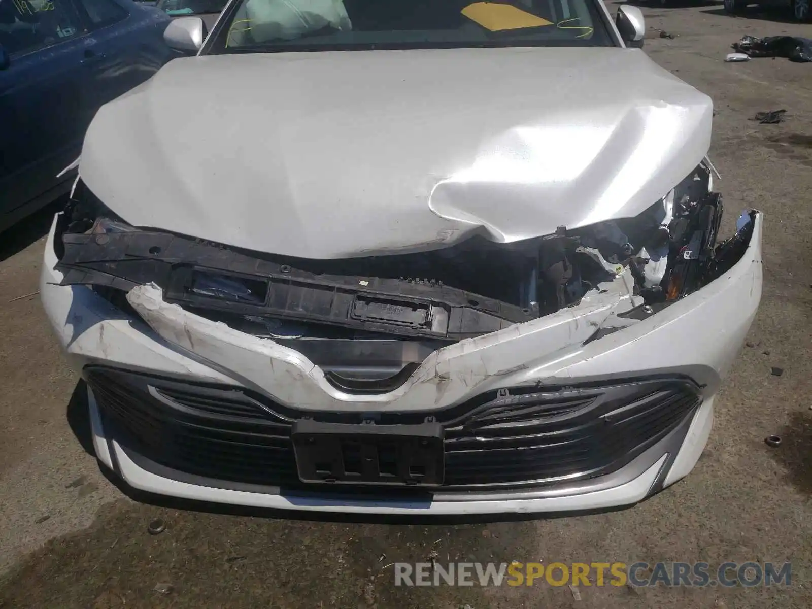 9 Photograph of a damaged car 4T1F11AK6LU967556 TOYOTA CAMRY 2020