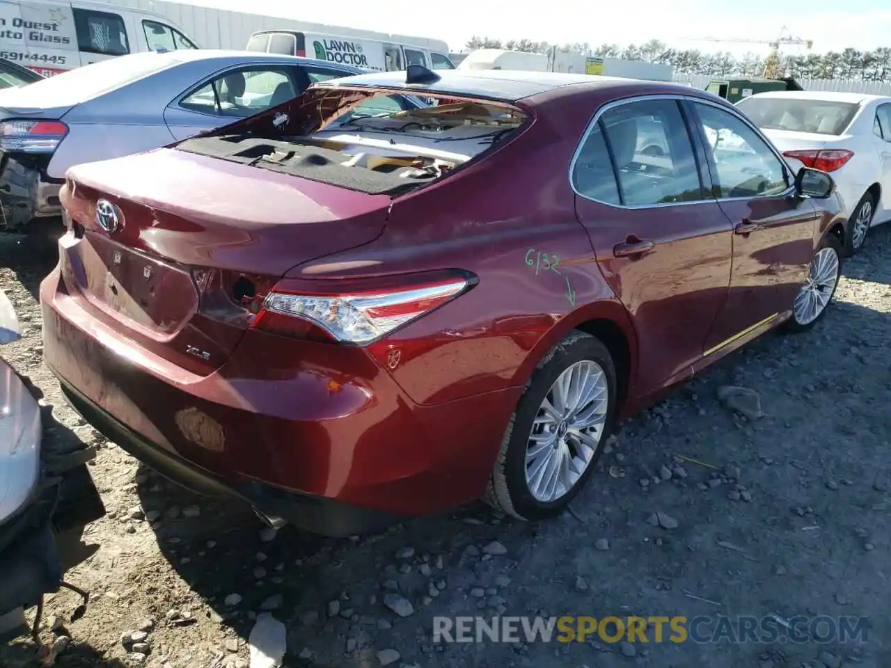 4 Photograph of a damaged car 4T1F11AK7LU344754 TOYOTA CAMRY 2020