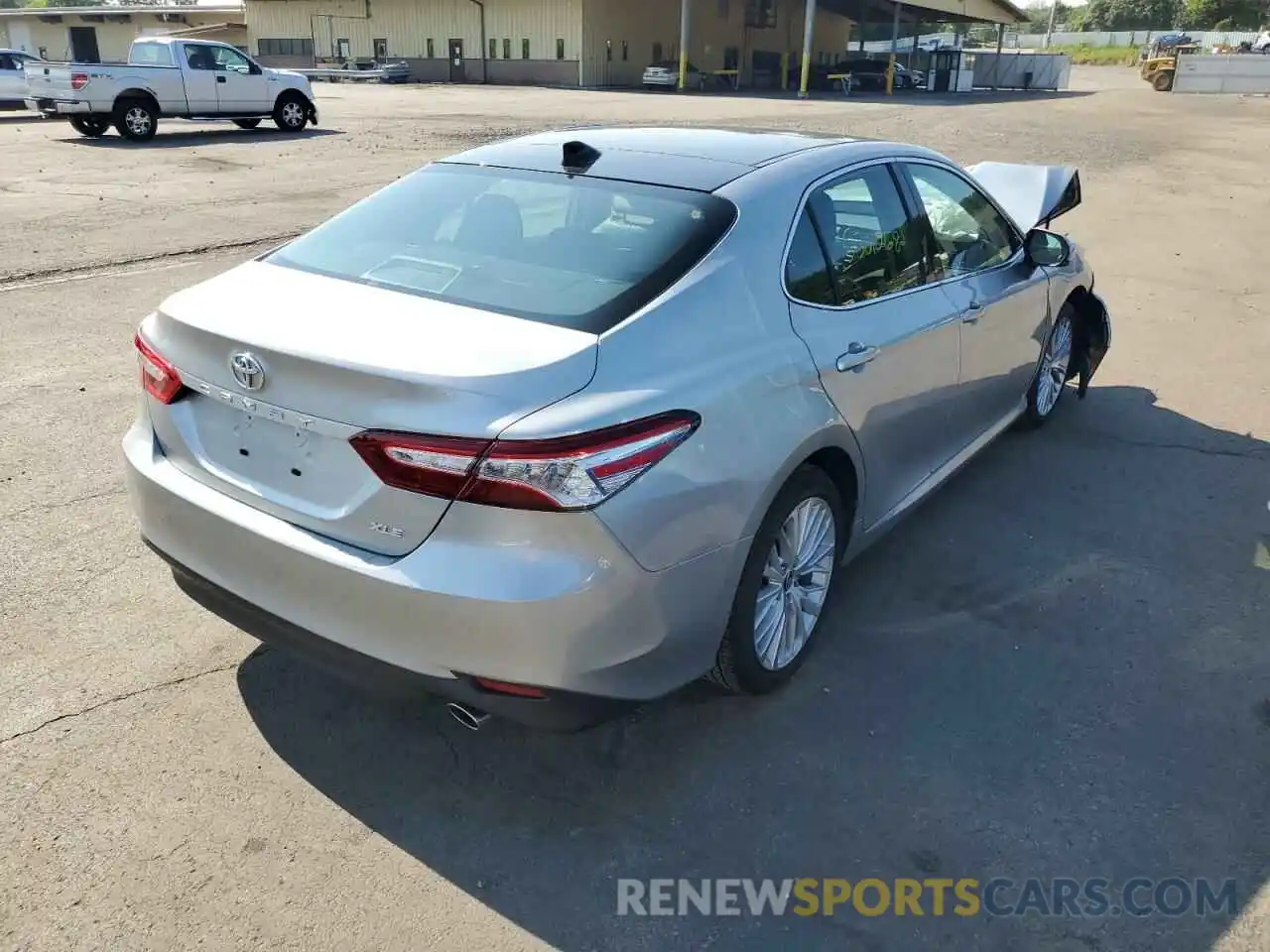 4 Photograph of a damaged car 4T1F11AK7LU375258 TOYOTA CAMRY 2020