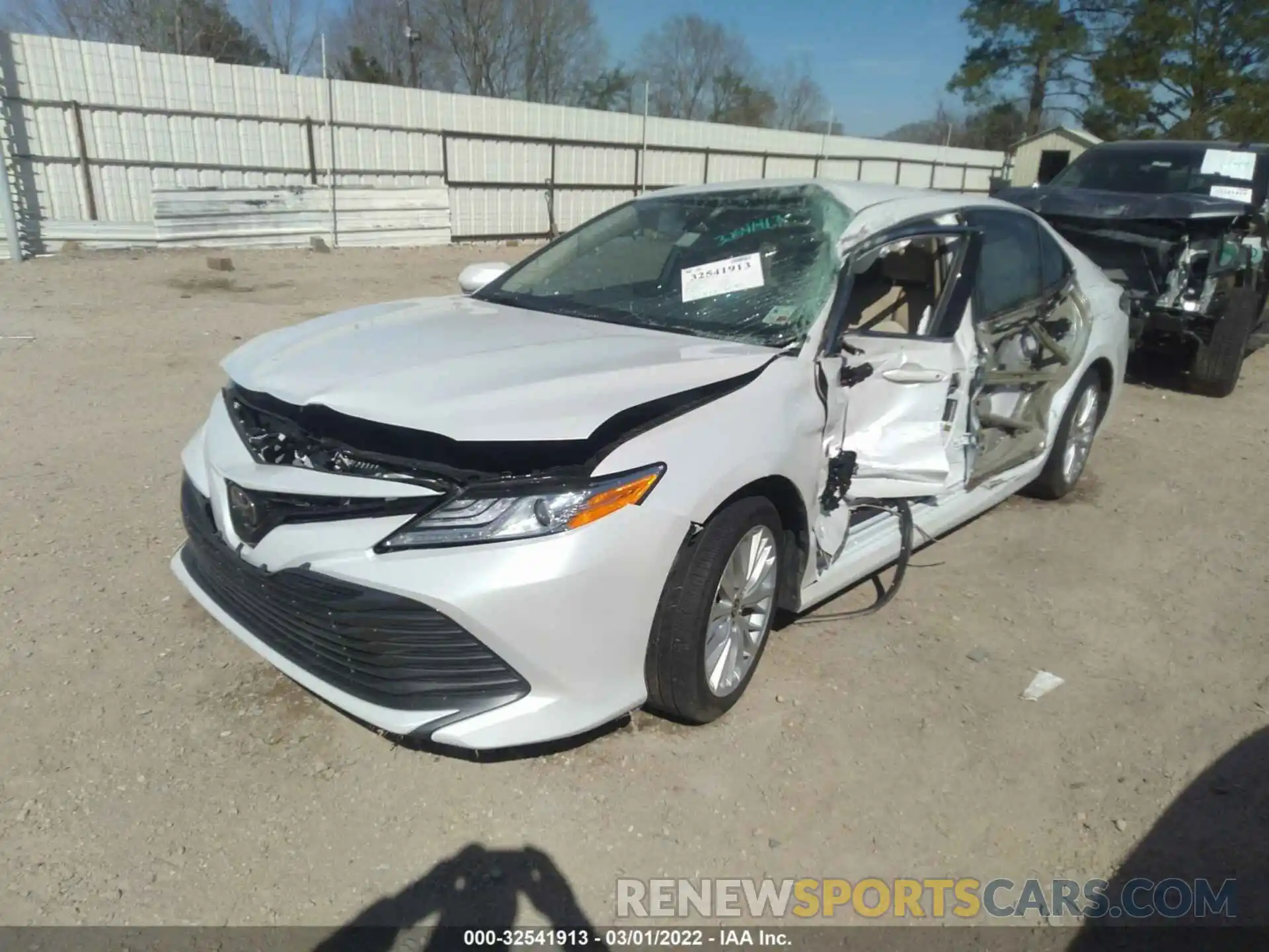 2 Photograph of a damaged car 4T1F11AK7LU987105 TOYOTA CAMRY 2020